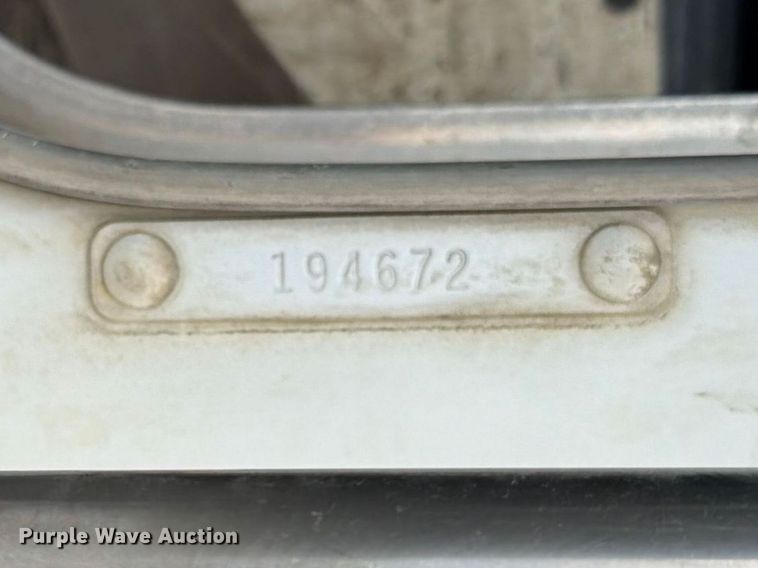 image for item FC3043 2007 Kenworth T800 semi truck