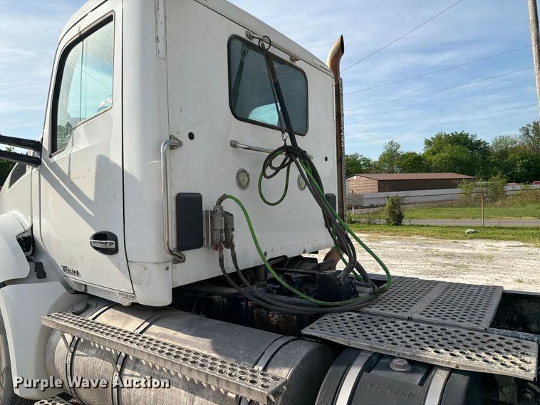 image for item FC3044 2016 Kenworth T880 semi truck