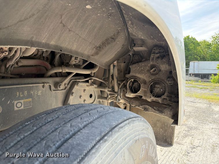 image for item FC3044 2016 Kenworth T880 semi truck