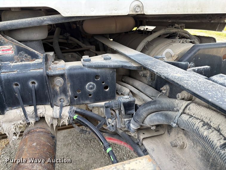 image for item FC3044 2016 Kenworth T880 semi truck