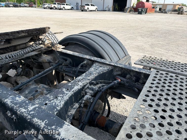 image for item FC3044 2016 Kenworth T880 semi truck