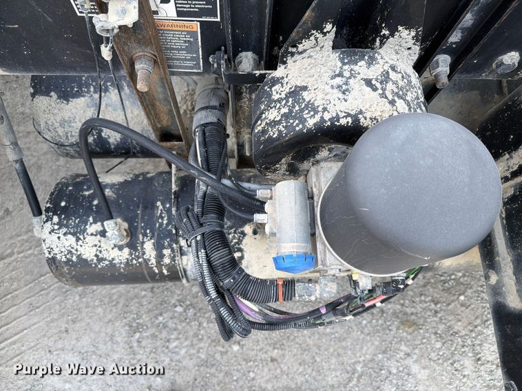 image for item FC3044 2016 Kenworth T880 semi truck