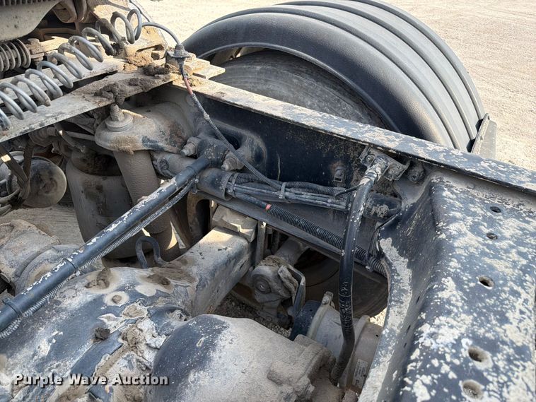 image for item FC3044 2016 Kenworth T880 semi truck