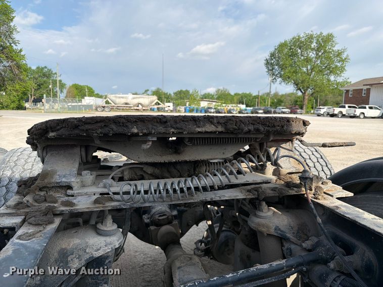 image for item FC3044 2016 Kenworth T880 semi truck