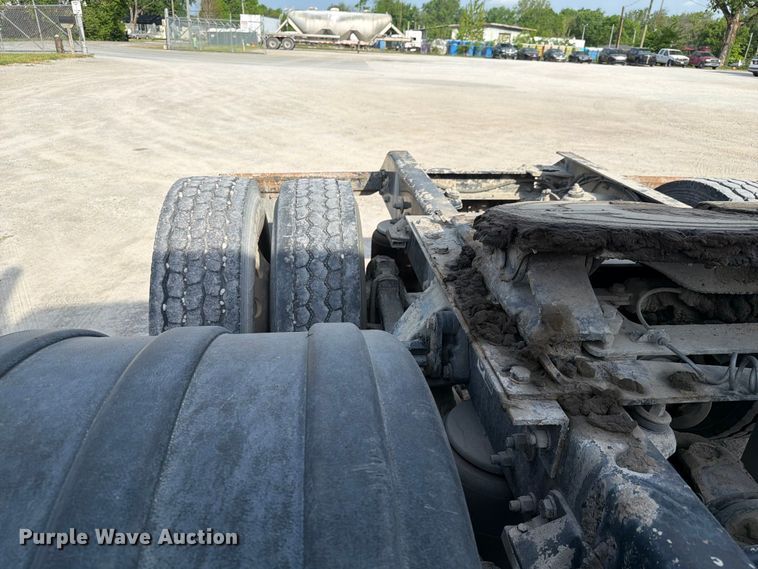 image for item FC3044 2016 Kenworth T880 semi truck