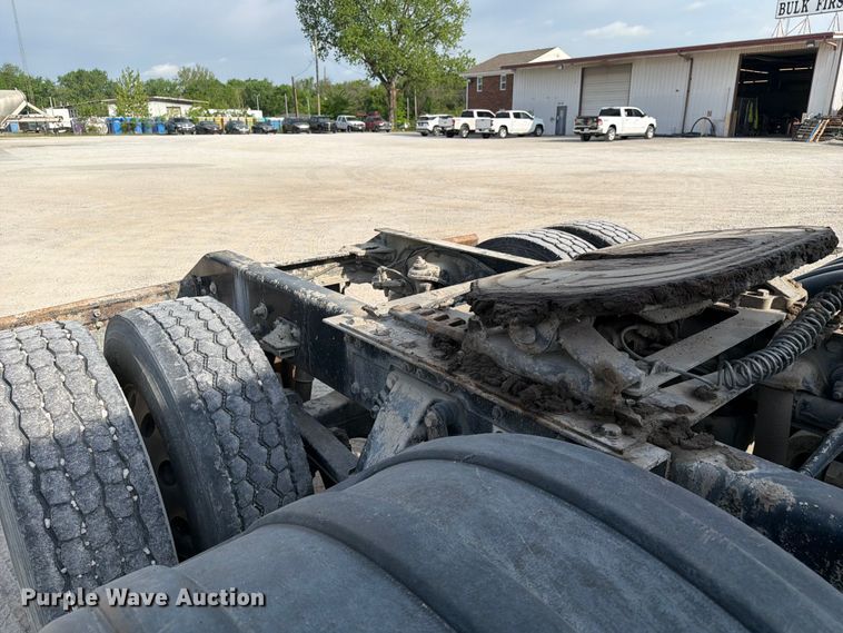 image for item FC3044 2016 Kenworth T880 semi truck