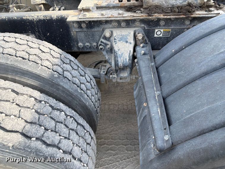 image for item FC3044 2016 Kenworth T880 semi truck