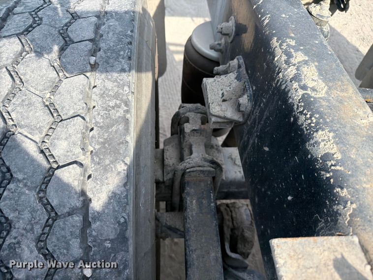 image for item FC3044 2016 Kenworth T880 semi truck