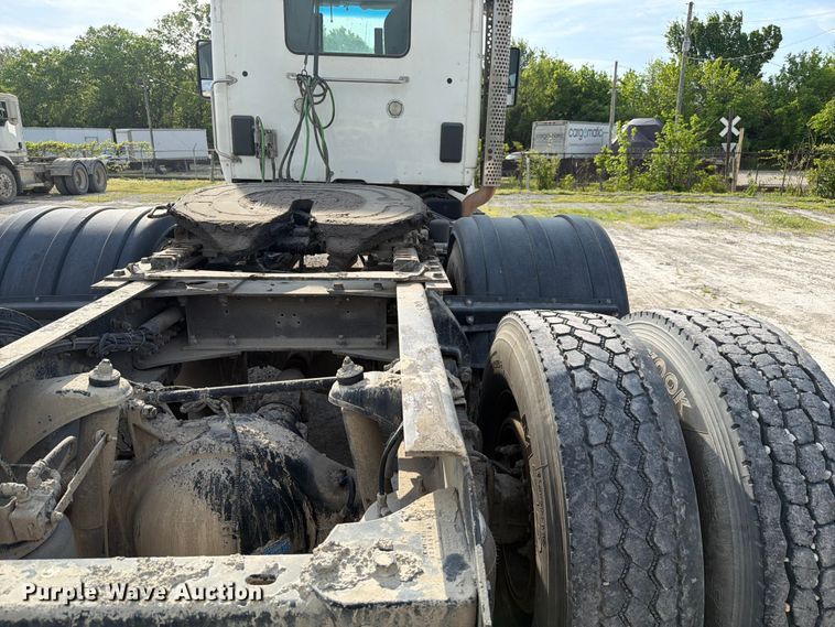 image for item FC3044 2016 Kenworth T880 semi truck