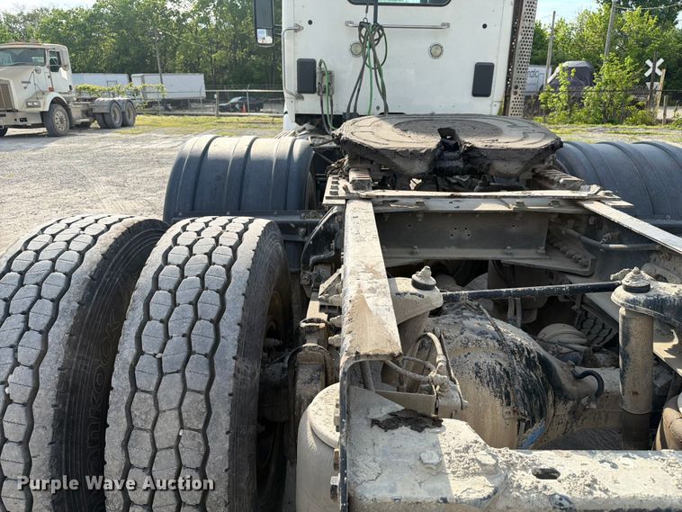 image for item FC3044 2016 Kenworth T880 semi truck