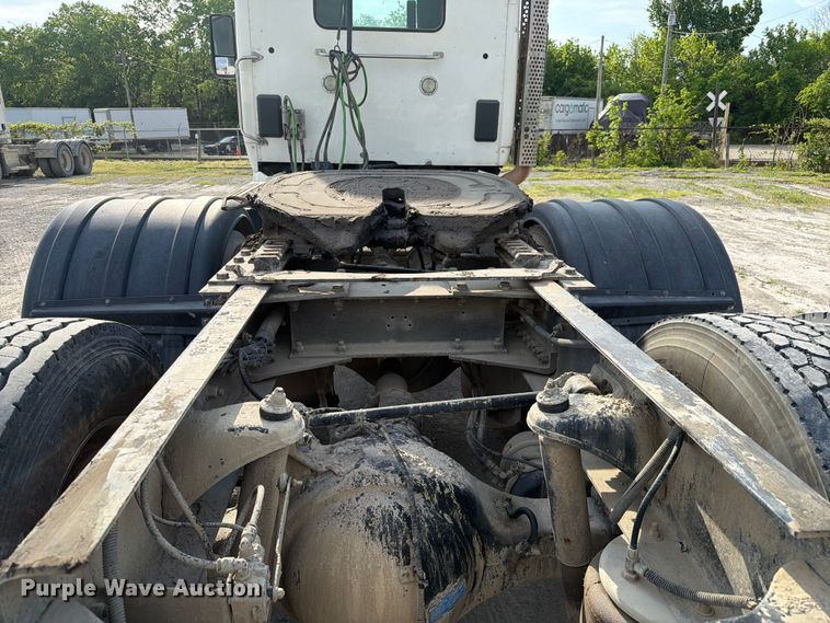 image for item FC3044 2016 Kenworth T880 semi truck