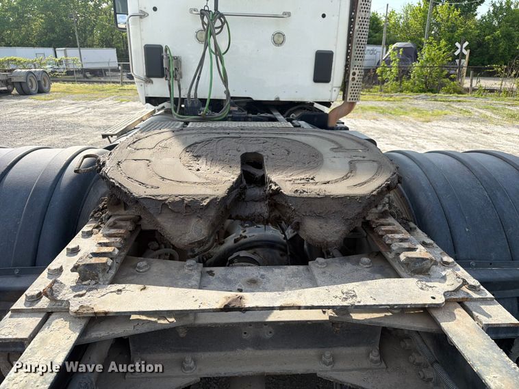 image for item FC3044 2016 Kenworth T880 semi truck