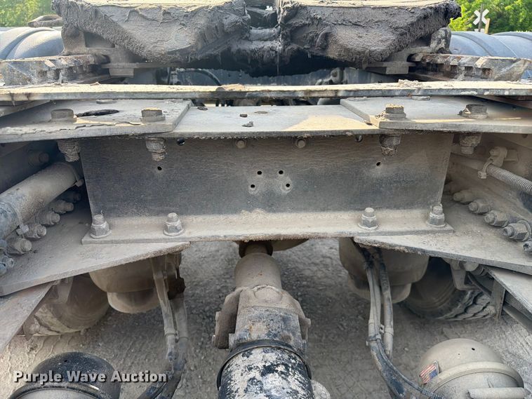 image for item FC3044 2016 Kenworth T880 semi truck