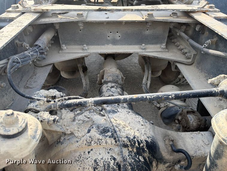 image for item FC3044 2016 Kenworth T880 semi truck