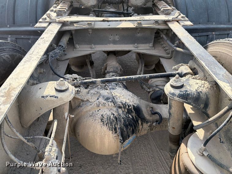 image for item FC3044 2016 Kenworth T880 semi truck