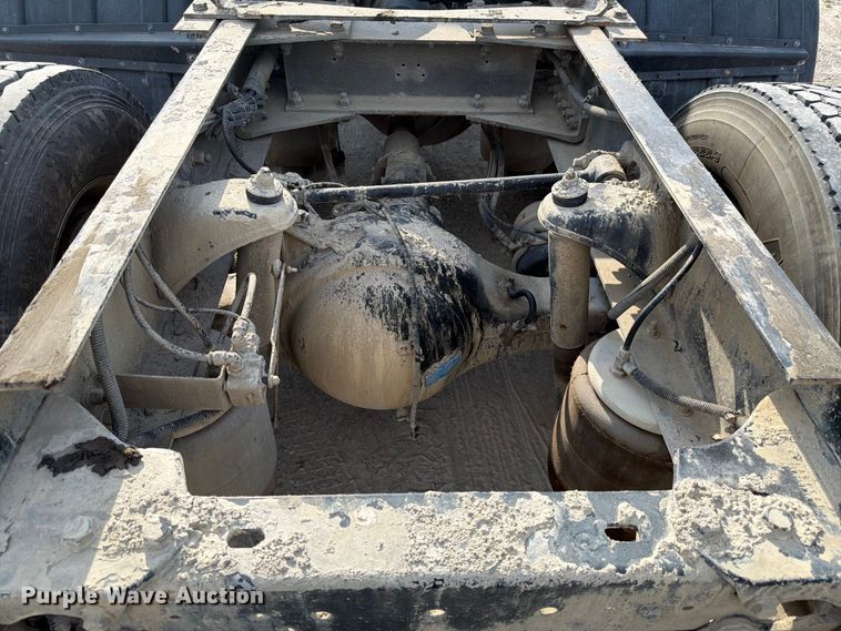 image for item FC3044 2016 Kenworth T880 semi truck