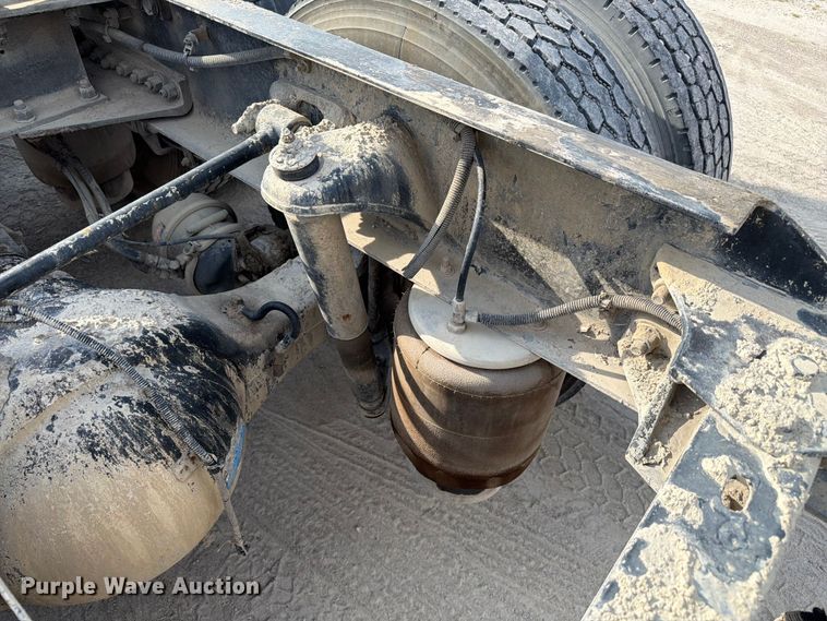 image for item FC3044 2016 Kenworth T880 semi truck