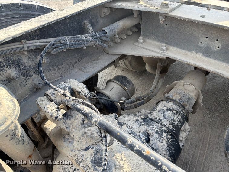 image for item FC3044 2016 Kenworth T880 semi truck