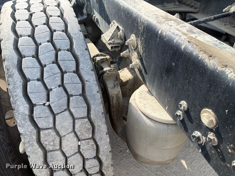 image for item FC3044 2016 Kenworth T880 semi truck