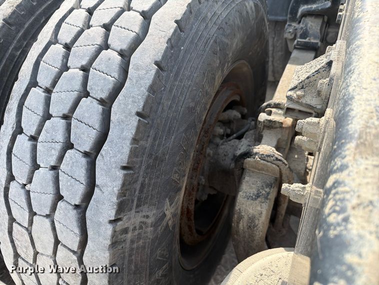 image for item FC3044 2016 Kenworth T880 semi truck