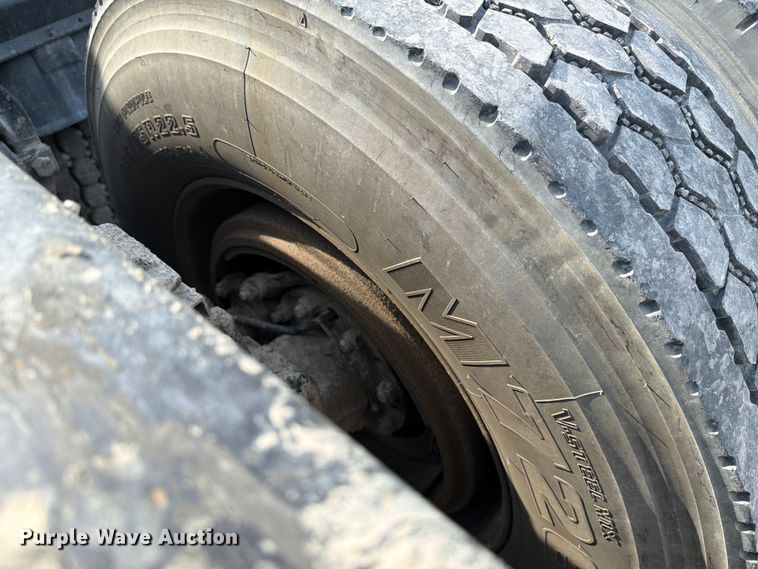 image for item FC3044 2016 Kenworth T880 semi truck