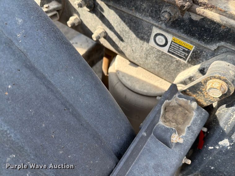 image for item FC3044 2016 Kenworth T880 semi truck