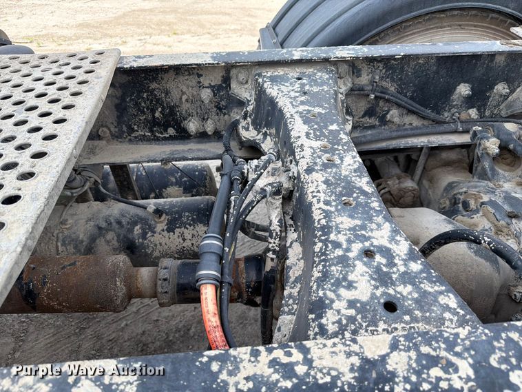 image for item FC3044 2016 Kenworth T880 semi truck