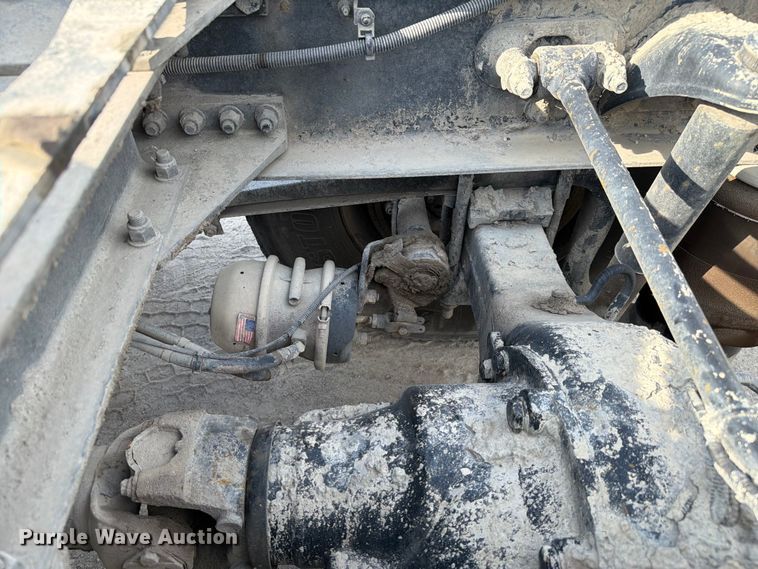 image for item FC3044 2016 Kenworth T880 semi truck