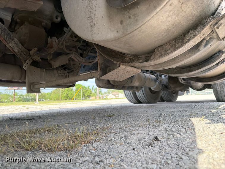 image for item FC3044 2016 Kenworth T880 semi truck