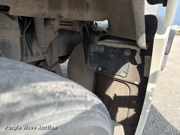 image for item FC3044 2016 Kenworth T880 semi truck