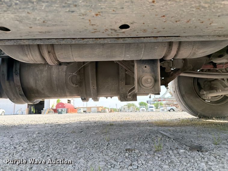 image for item FC3044 2016 Kenworth T880 semi truck