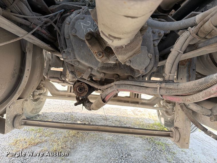 image for item FC3044 2016 Kenworth T880 semi truck