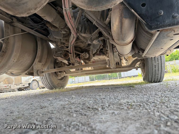 image for item FC3044 2016 Kenworth T880 semi truck