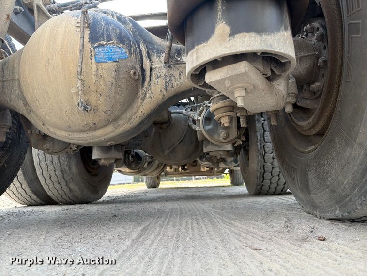 image for item FC3044 2016 Kenworth T880 semi truck