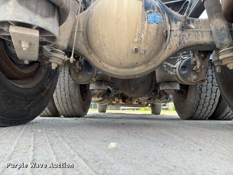 image for item FC3044 2016 Kenworth T880 semi truck