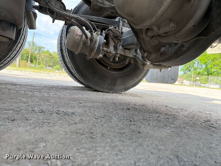 image for item FC3044 2016 Kenworth T880 semi truck