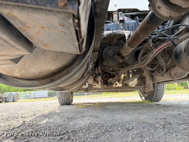 image for item FC3044 2016 Kenworth T880 semi truck