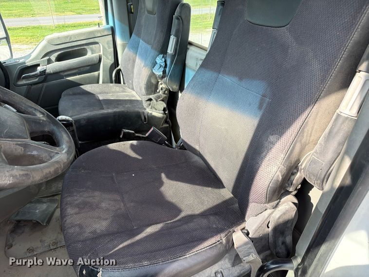 image for item FC3044 2016 Kenworth T880 semi truck