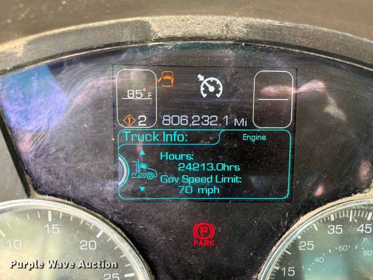 image for item FC3044 2016 Kenworth T880 semi truck