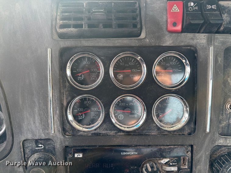 image for item FC3044 2016 Kenworth T880 semi truck