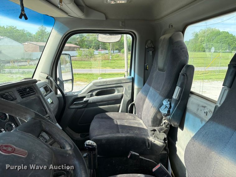 image for item FC3044 2016 Kenworth T880 semi truck