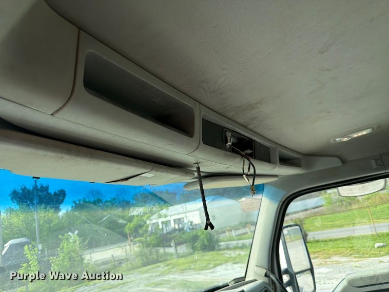 image for item FC3044 2016 Kenworth T880 semi truck