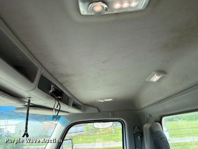 image for item FC3044 2016 Kenworth T880 semi truck