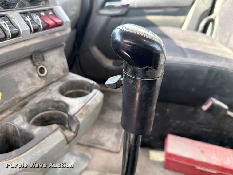 image for item FC3044 2016 Kenworth T880 semi truck