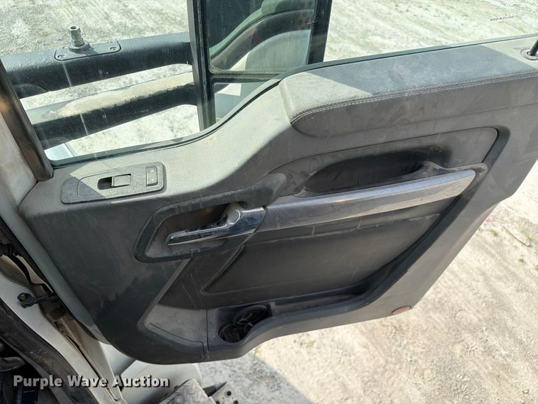 image for item FC3044 2016 Kenworth T880 semi truck