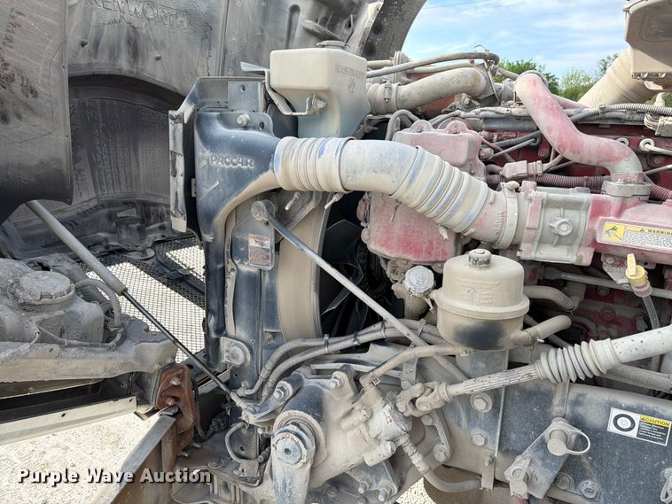 image for item FC3044 2016 Kenworth T880 semi truck