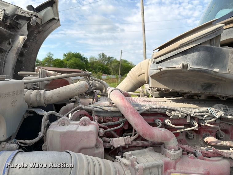 image for item FC3044 2016 Kenworth T880 semi truck