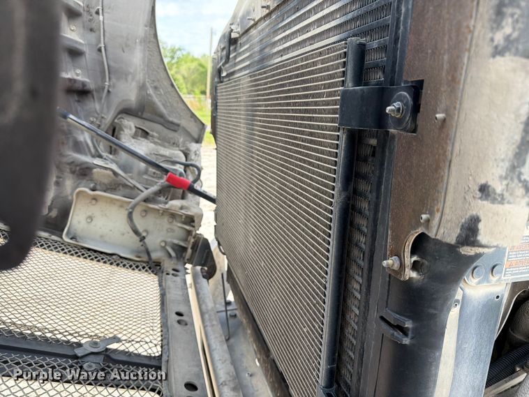 image for item FC3044 2016 Kenworth T880 semi truck