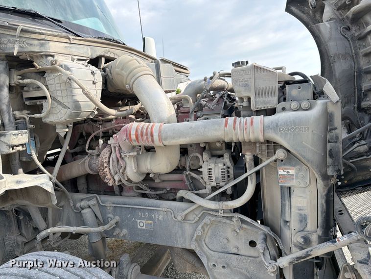 image for item FC3044 2016 Kenworth T880 semi truck