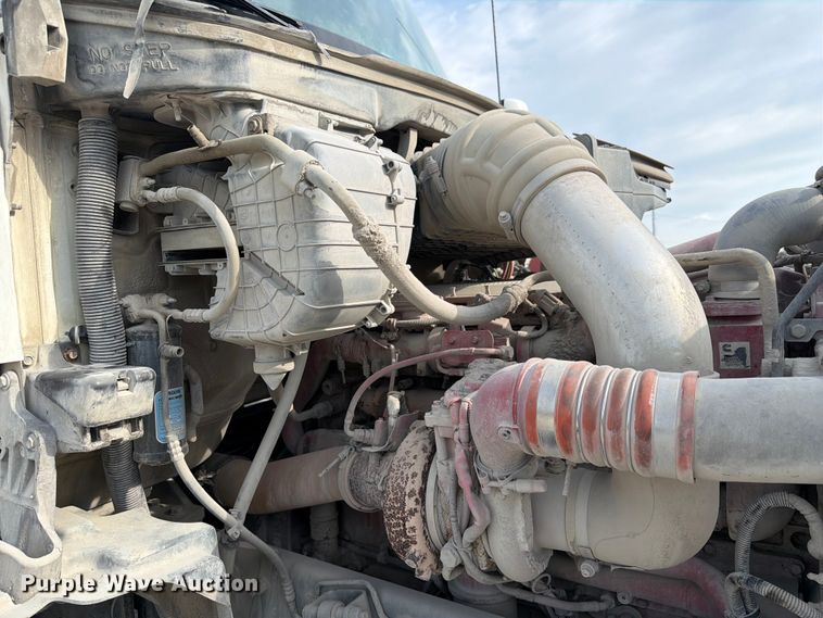 image for item FC3044 2016 Kenworth T880 semi truck